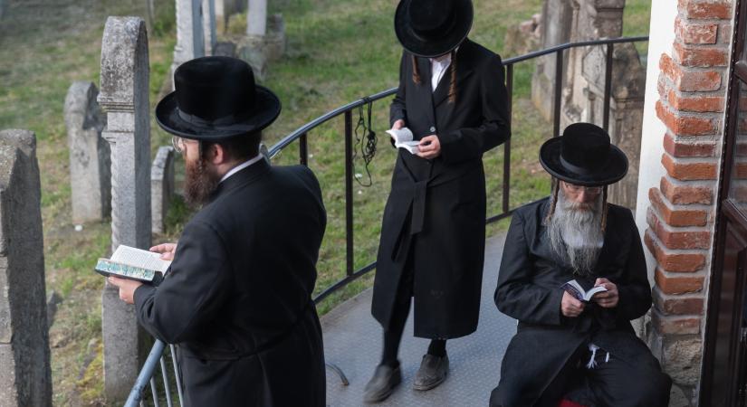 Számunkra érthetetlen szigorítások az ultraortodox zsidóknál a telefonhasználattal kapcsolatban