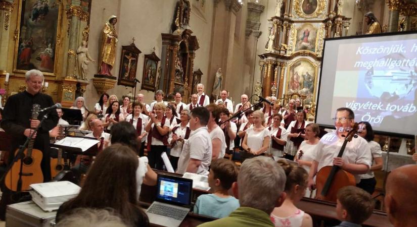 Különleges oratórium csendült fel a szolnoki Belvárosi Nagytemplomban