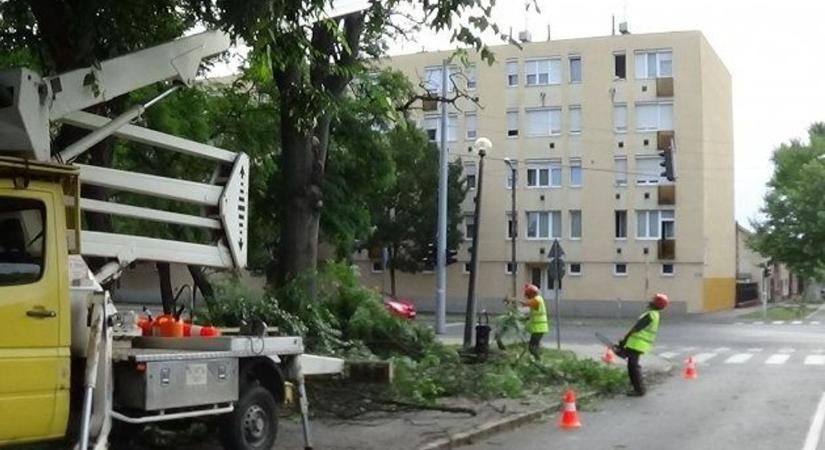 Emiatt zárják le teljes szélességében az úttestet Nyíregyházán!