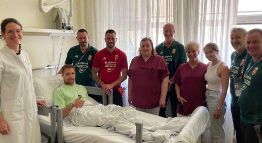 "Köszönöm, jól vagyok!" - Marco Rossiék meglátogatták Varga Barnabást a kórházban