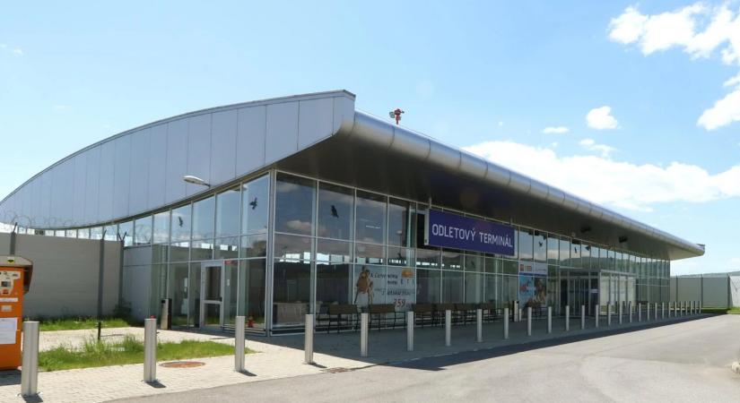 Szlovákia önerőből fejezi be a szliácsi repülőteret