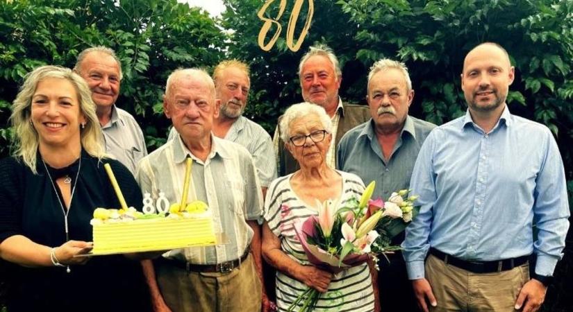 Olaszfai pedagógus jubileum – A Lakatos házaspár 80. születésnapját ünnepelte a közösség