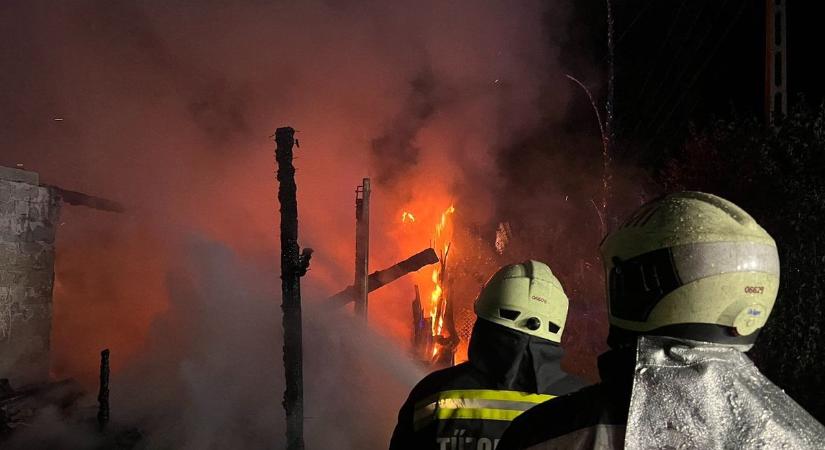 Lángolt a sörnek való Sajókeresztúr határában, tombolt a vihar vármegyénkben