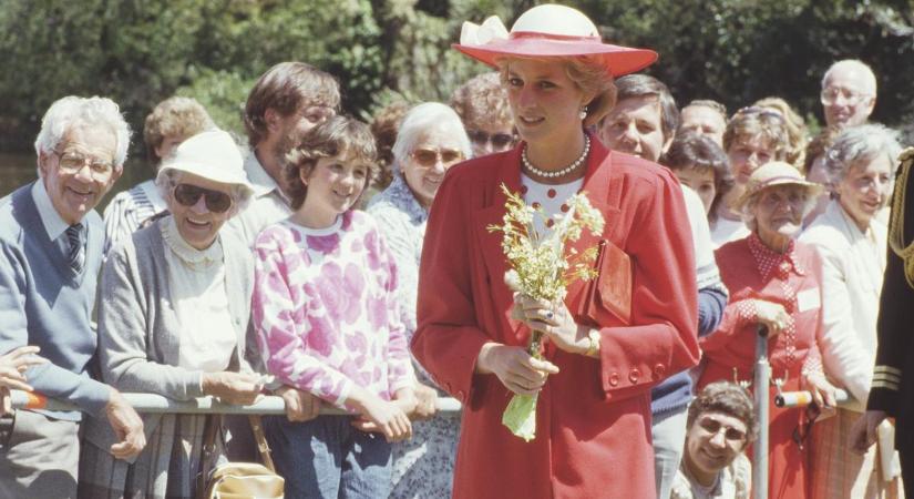 Nem mindennapi kincseket lehet megkaparintani Diana hercegné hagyatékából: ez lesz a legnagyobb árverés a személyes tárgyaiból a halála óta – fotók