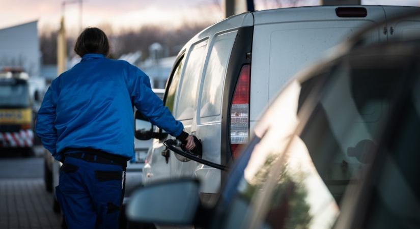 Csütörtökön megint drágul a benzin