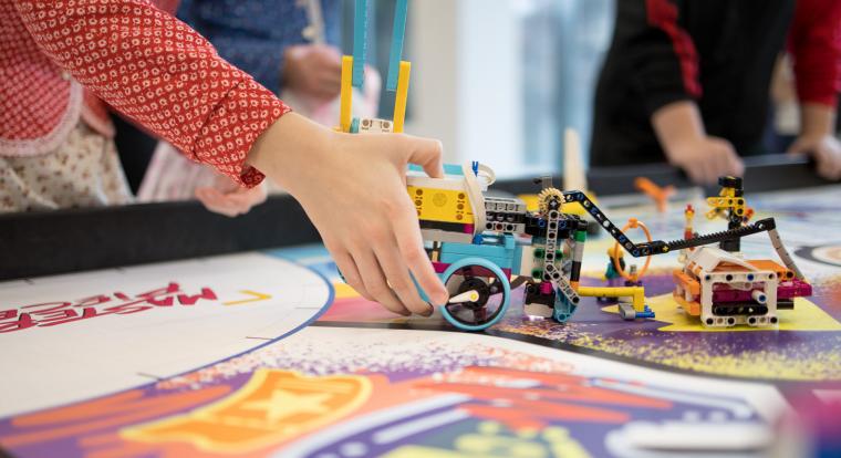 Több száz diák épít informatikai karriert a LEGO-val