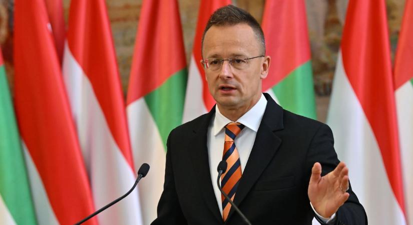 Hungary FM Holds Talks on Trans Austrian Gas Pipeline