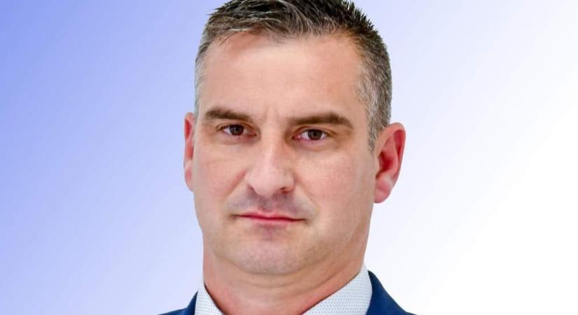 Képviselőként folytatja a berúgva emberkedő tiszaföldvári alpolgármester