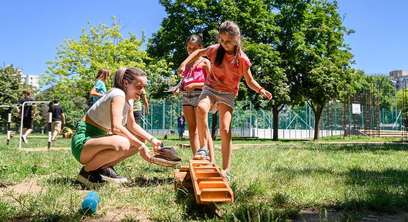 Lényegesen több debreceni iskolásnak kértek idén nyári gyermekfelügyeletet – videóval