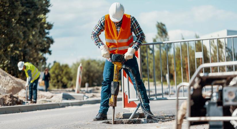 Pályázati támogatásból újult meg a Bem köz Tasson