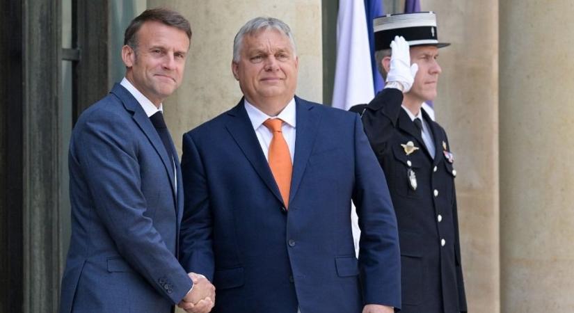 Orbán Viktor Párizsban tárgyal Macron elnökkel