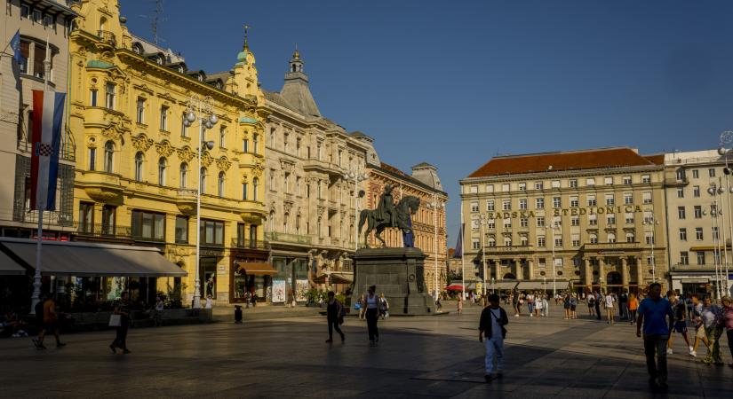 Önvezető taxik jelennek meg a szomszéd fővárosban