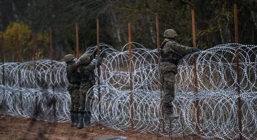 Lengyelország segítséget kért a határai megvédésére