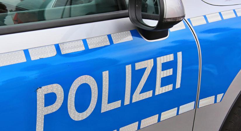 Földi pokol Németországban: A nyakában lógó kereszt miatt szúrhattak halálra egy fiút