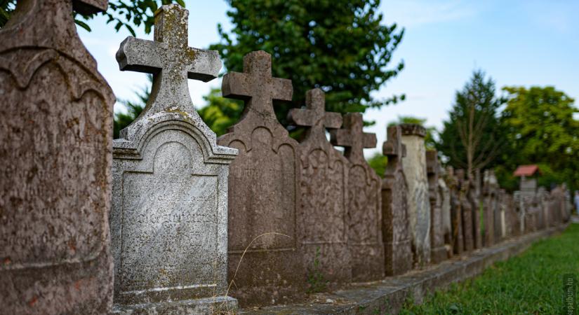 RMDSZ: törvénytervezet a történelmi sírhelyek védelmére