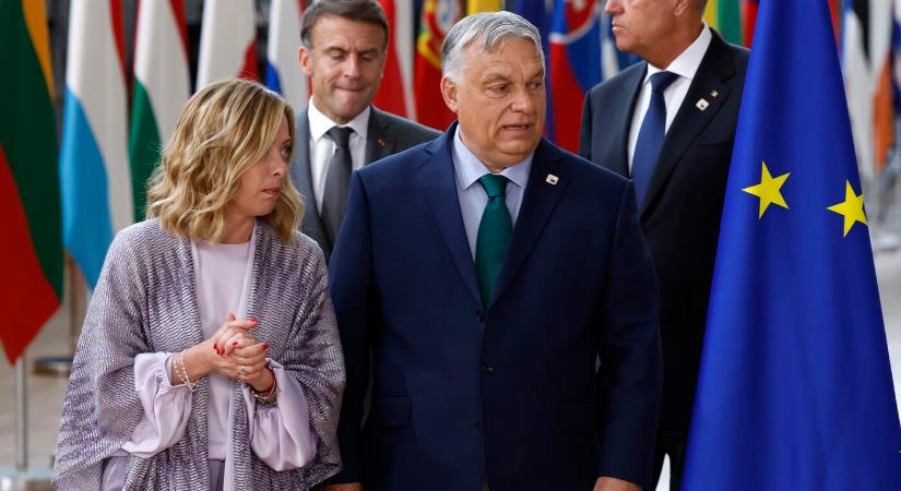 Orbán lázasan pártcsaládot keres