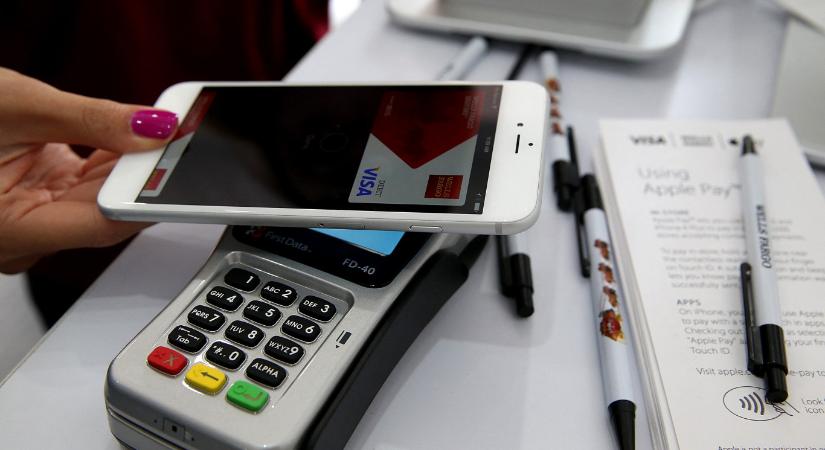 Random magyar felhasználók bankkártyáiról szívott le pénzeket az Apple Pay, visszafizetik a téves terheléseket