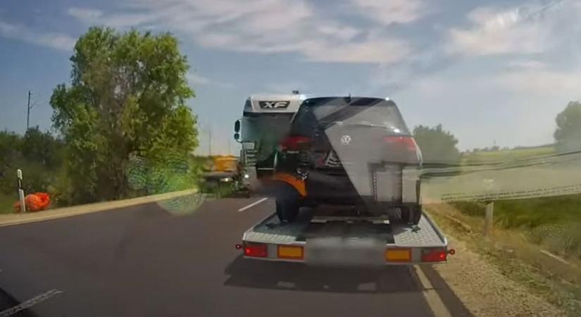 Vérfagyasztó előzést mutatott be egy kamionos Karcagnál - videóval!
