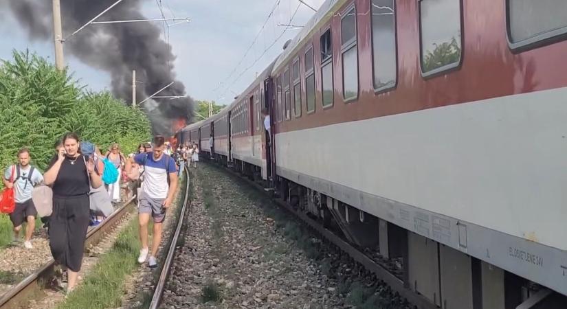 Szőrnyű tragédia: Magyarországra tartó vonat ütközött egy busszal - többen meghaltak