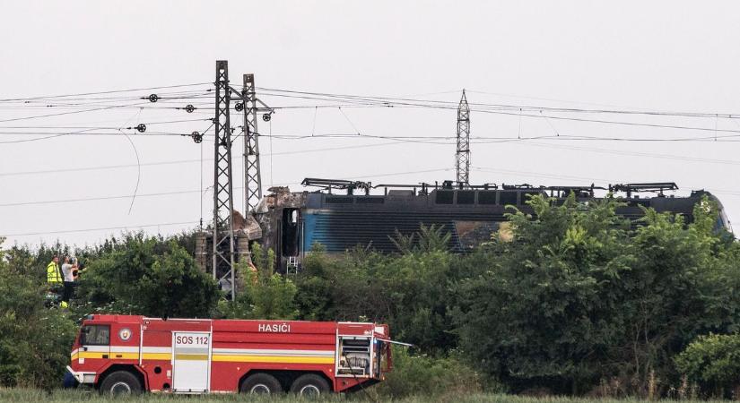 Budapestre tartó vonat karambolozott Szlovákiában, legalább hat ember meghalt