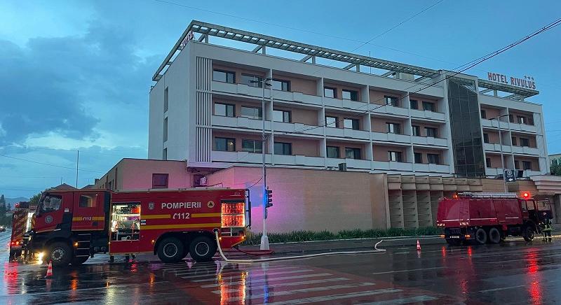Kigyulladt egy szálloda – tizenkét turistát kimenekítettek