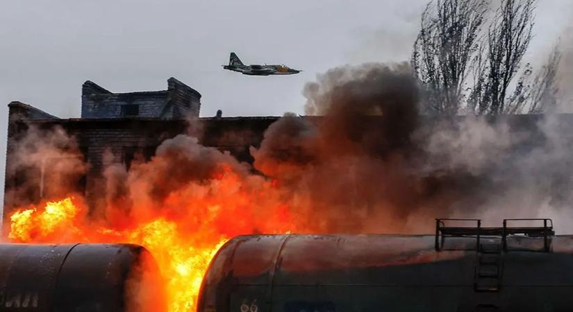 Ukrán katonai reptereket támadnak az oroszok