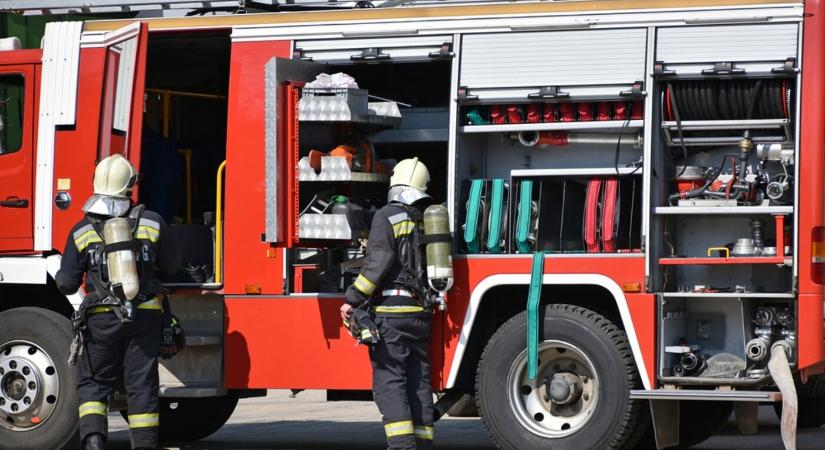 Kigyulladt egy családi ház Somorján, egy személy égési sérüléseket szenvedett