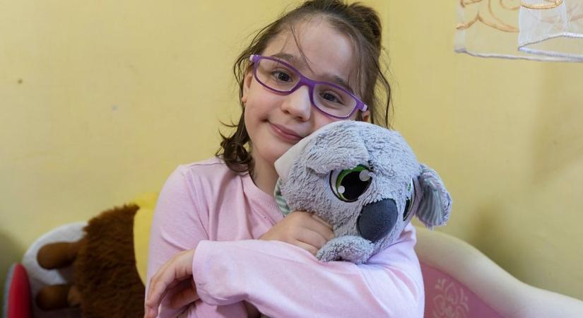 A kínzó fájdalmai mellé rossz hírt kapott a 8 éves csontrákos Hannácska