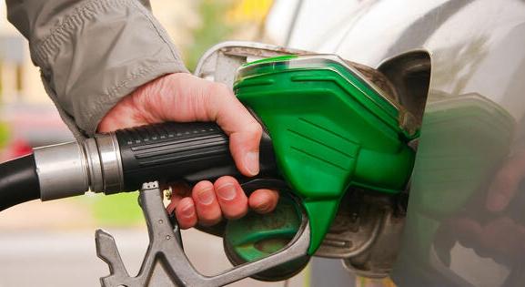 Újabb csörte a benzinár közül, a kormány újra beszólt a forgalmazóknak, hogy csökkentsék áraikat