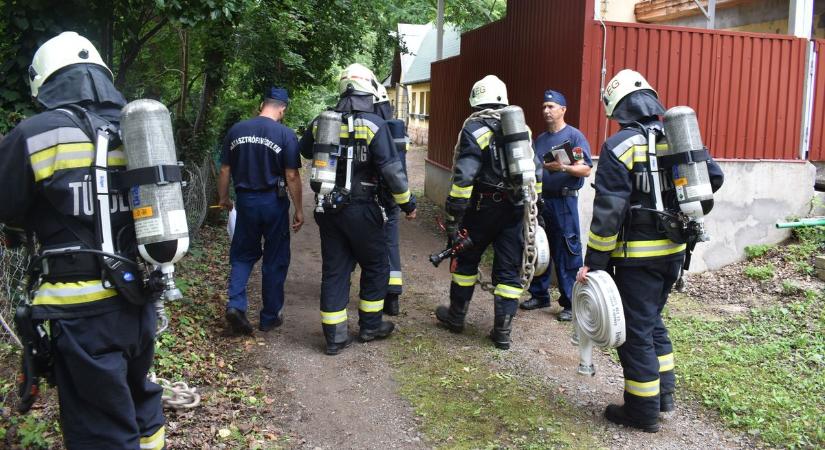 Tűzoltók lepték el a parádfürdői kórház kazánházát