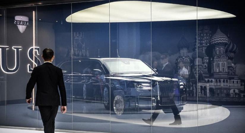 Kim Dzsongun dél-koreai alkatrészekből készült luxuslimuzint kapott Putyintól