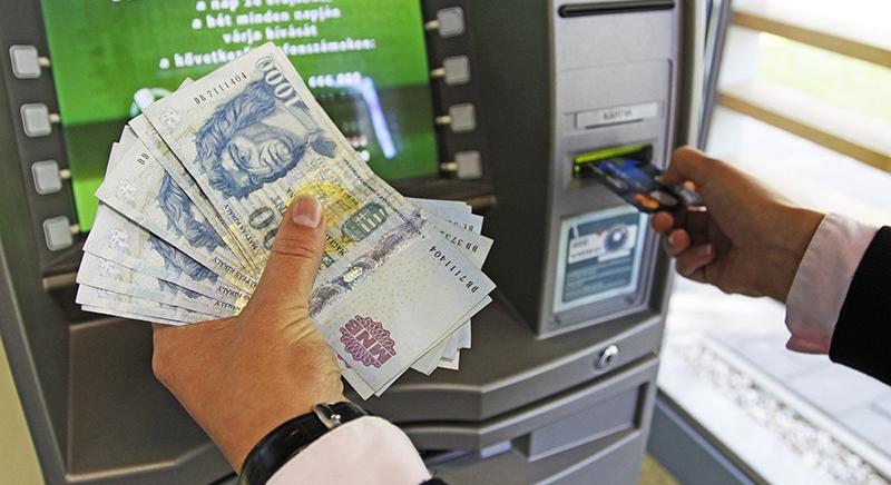 Lopott bankkártyát használt Győrben – fénykép készült róla