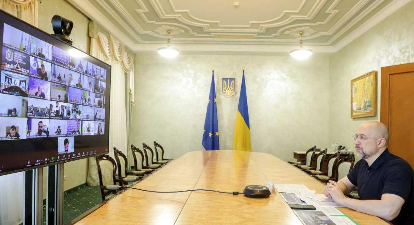 Oktatási minisztérium: az ukrán iskolák fele alternatív áramforrásoknak köszönhetően tudja biztosítani az oktatási folyamatot