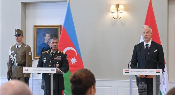 Szalay-Bobrovniczky Kristóf: Azerbajdzsán megbecsült partnerünk védelmi és katonai, valamint a védelmi ipari területen
