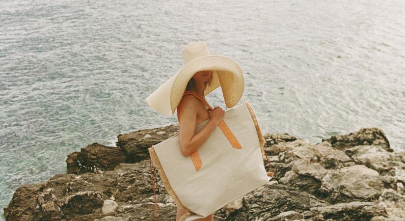 Itt az álomszép nyári táska, amivel te leszel a legsikkesebb a strandon