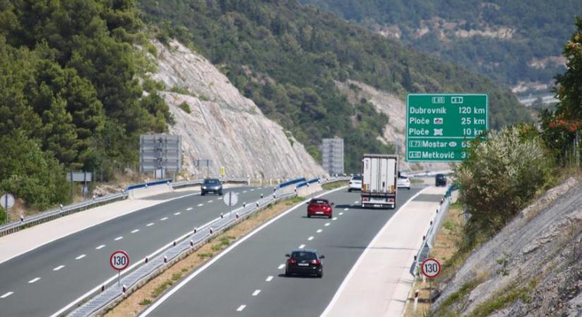 Még drágább lett a horvátországi út, hétfőtől tíz százalékkal megemelt nyári tarifát kérnek a sztrádákon