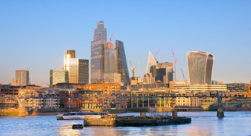 Negatív rekord: padlón az irodapiac, már nem nőnek ki a földből a londoni felhőkarcolók