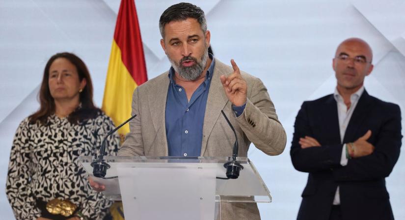 Inkább bedönti saját kormányait, de nem fogad be migránsokat a spanyol Vox