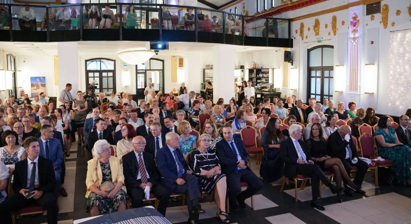 Semmelweis Ignácot ünnepelték a Vigadóban (fotók, videó)