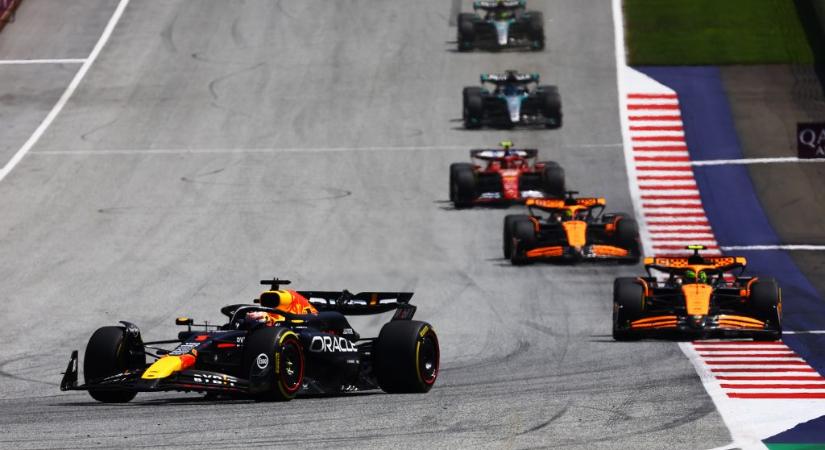 A két McLaren csak ijesztgetett, Max Verstappen nyerte a spielbergi sprintfutamot