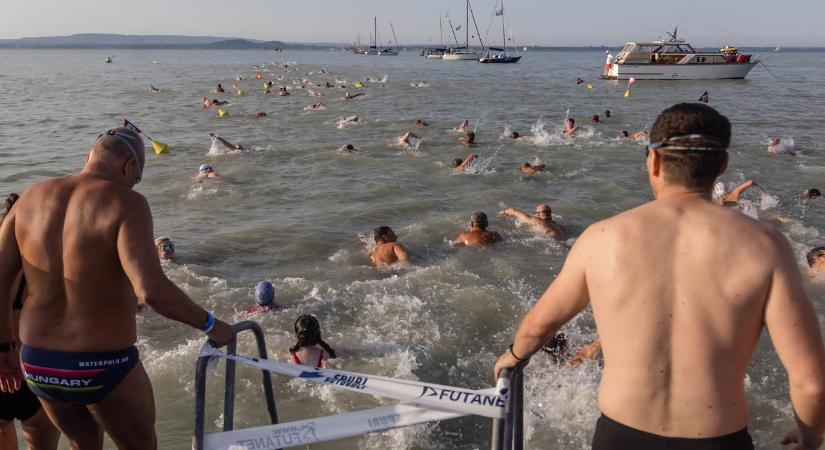 Idén már 42. alkalommal ússza át a Balatont a 70 éves Gurbán Béla: „Remélem, hogy még bő 15 évig így lesz!”