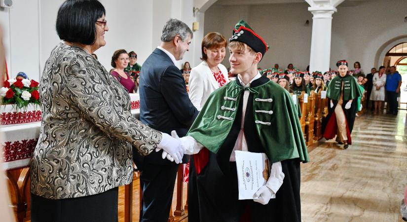187 végzős hallgató vette át diplomáját a Rákóczi-főiskola tanévzáró és diplomaátadó ünnepségén