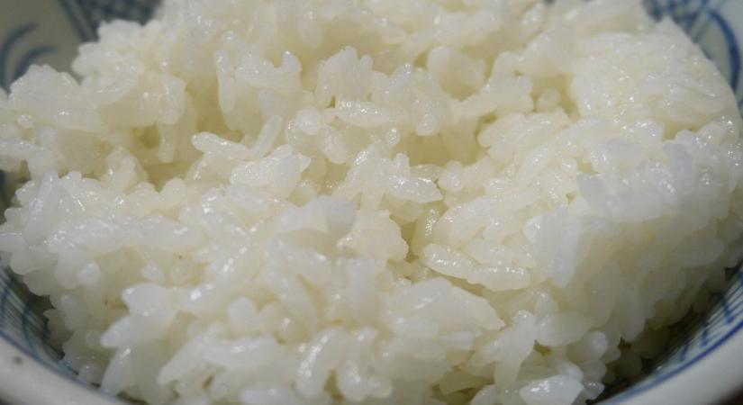 Mennyi ideig tartható a főtt rizs a hűtőben?