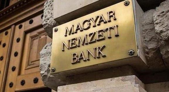 Jogosulatlanul terhelték meg a bankok az ügyfelek számláját, ismét megszólalt az MNB