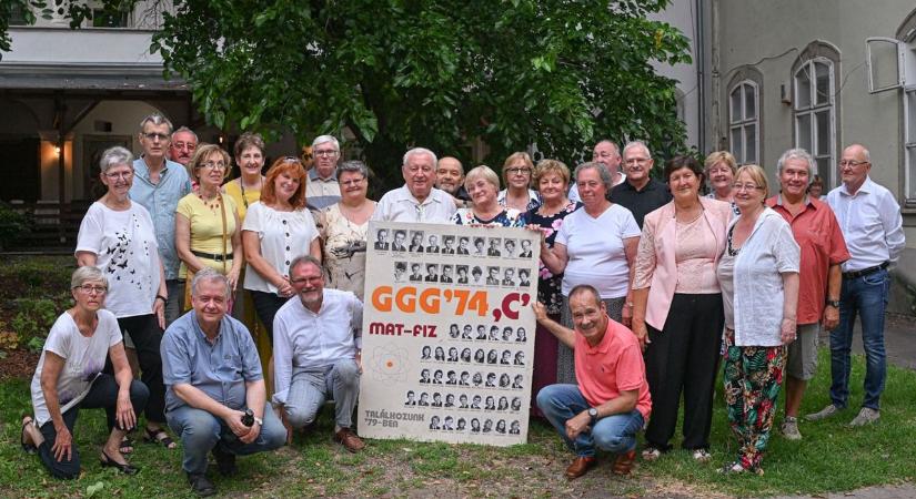 50 éves találkozójukon idézték fel emlékeiket a Gárdonyi gimi egykori diákjai