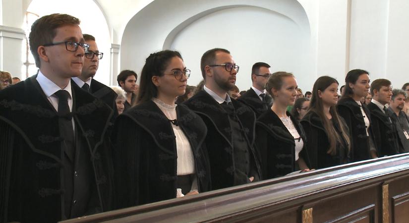 Végzős hallgatóit búcsúztatta a Debreceni Református Hittudományi Egyetem