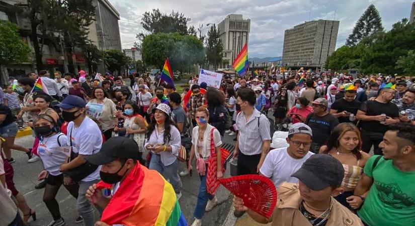 „Jó viselkedést” vár el a pride felvonulóitól a bíróság Guatemalában