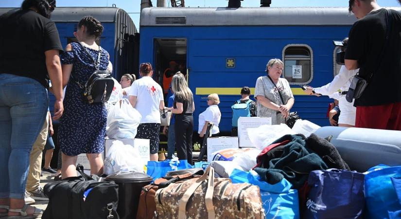 Újabb Harkivból evakuált gyerekek érkeztek Kárpátaljára