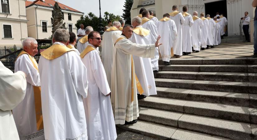 Újabb püspöki lépések az egyházmegyei sakktáblán