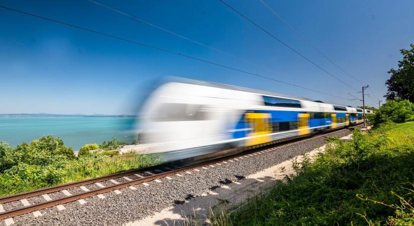 A balatoni vonalat is érinti vasúti menetrend változása